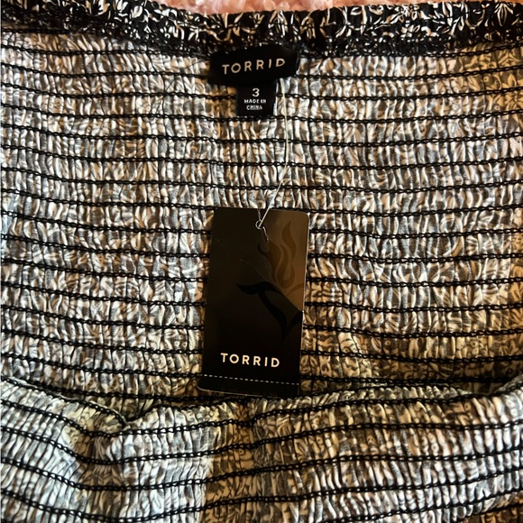 Off the shoulder torrid dress - Picture 2 of 3